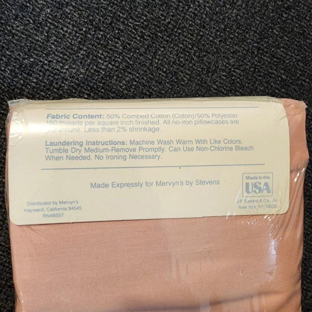 MERVYN'S Caress Two‎ Standard Pillowcases Pink VINTAGE NEW